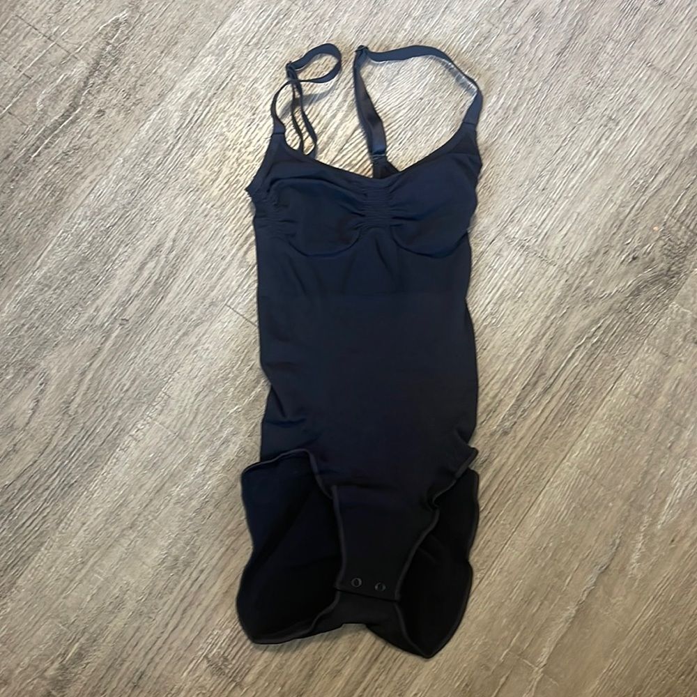 SKIMS SCULPTING BRIEF BODYSUIT XXS/XS - Picture 5 of 6